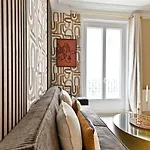 Beautiful Bright Apartment In Paris