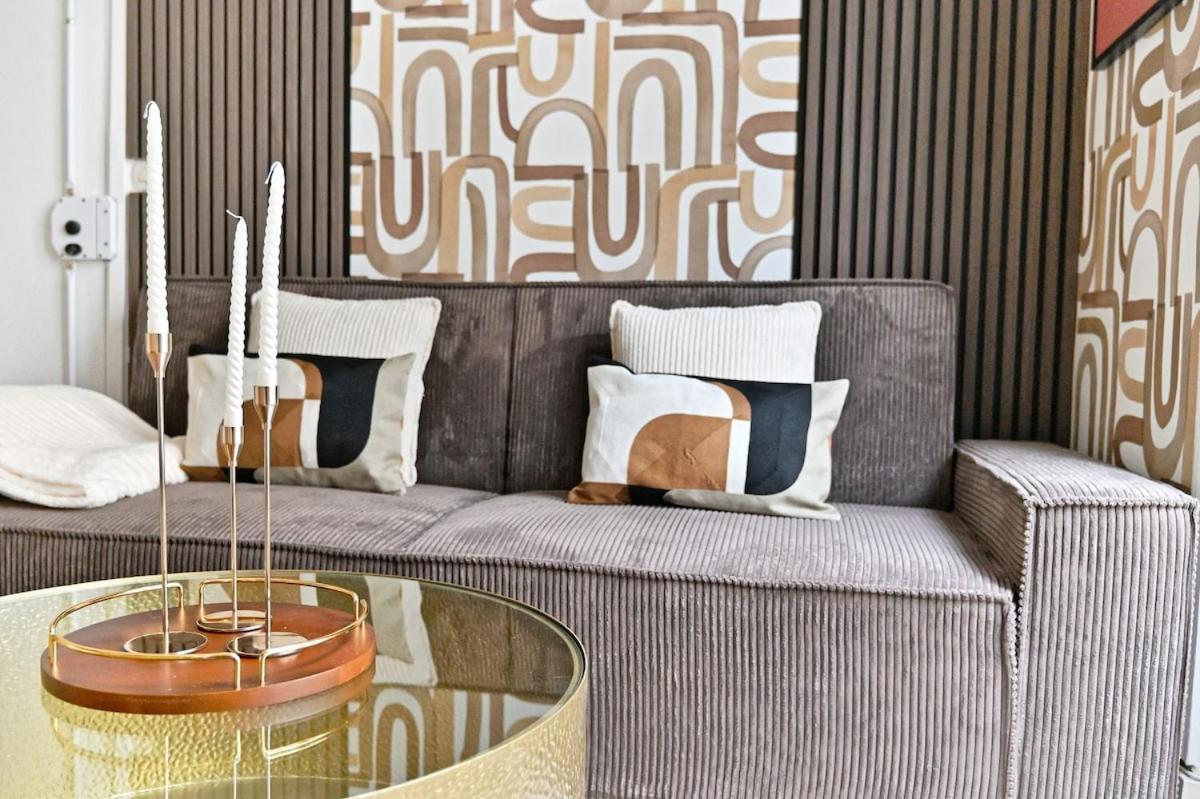 Beautiful Bright In Apartment Paris